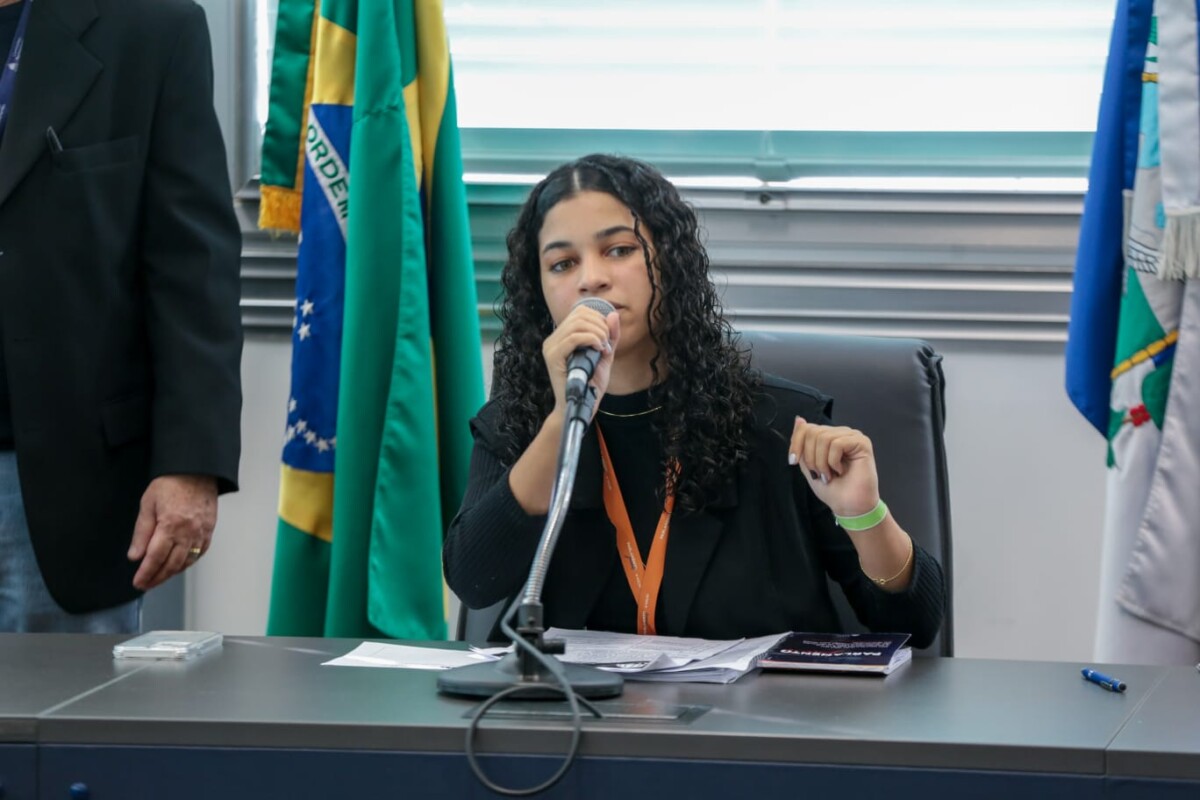 Quissamã presente no Parlamento Juvenil: Raquel Cristina representa o município na Alerj