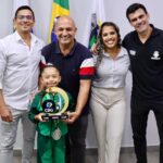 Prefeito Fábio do Pastel recebe aldeense medalhista do Campeonato Brasileiro de Ginástica Artística