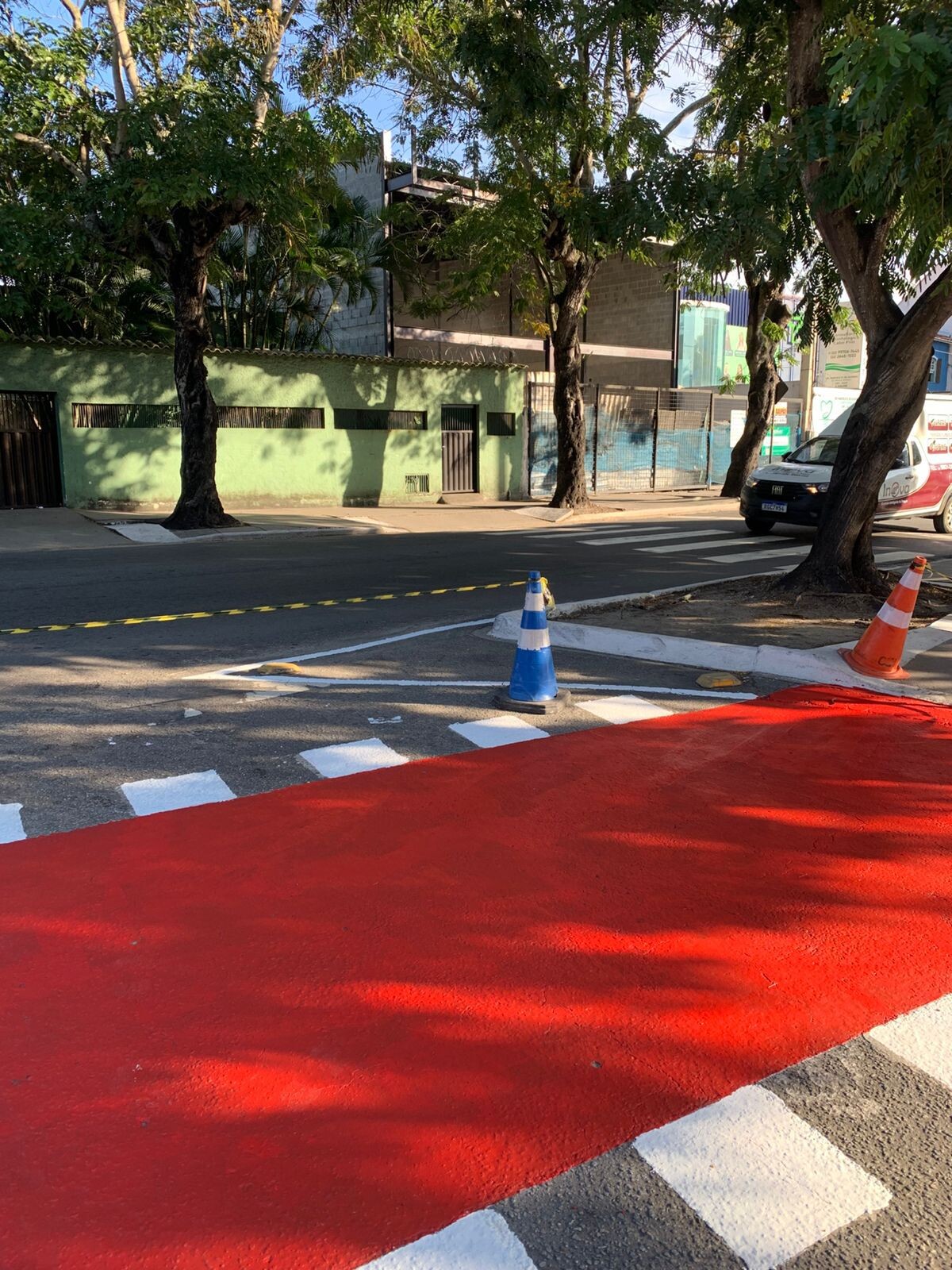 Prefeitura revitaliza cruzamentos rodocicloviários na Avenida Júlia Kubitschek para reforçar segurança viária