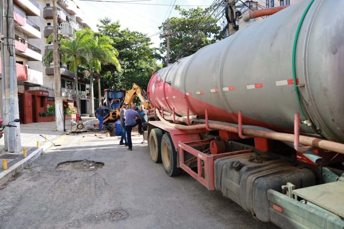 Prefeitura de Cabo Frio amplia obra de drenagem na Vila Nova com instalação de 30 metros de tubo PEAD