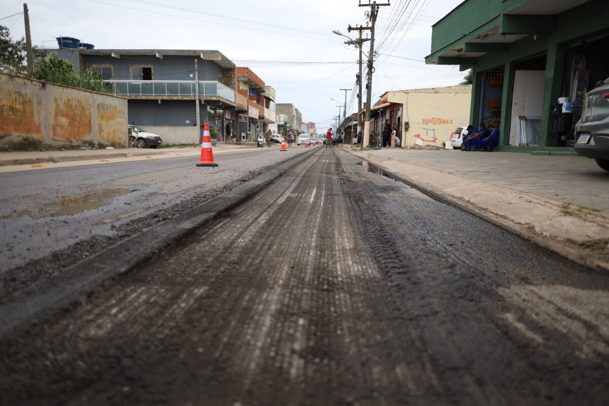 Prefeitura de Cabo Frio avança com obras de drenagem e pavimentação em Tamoios