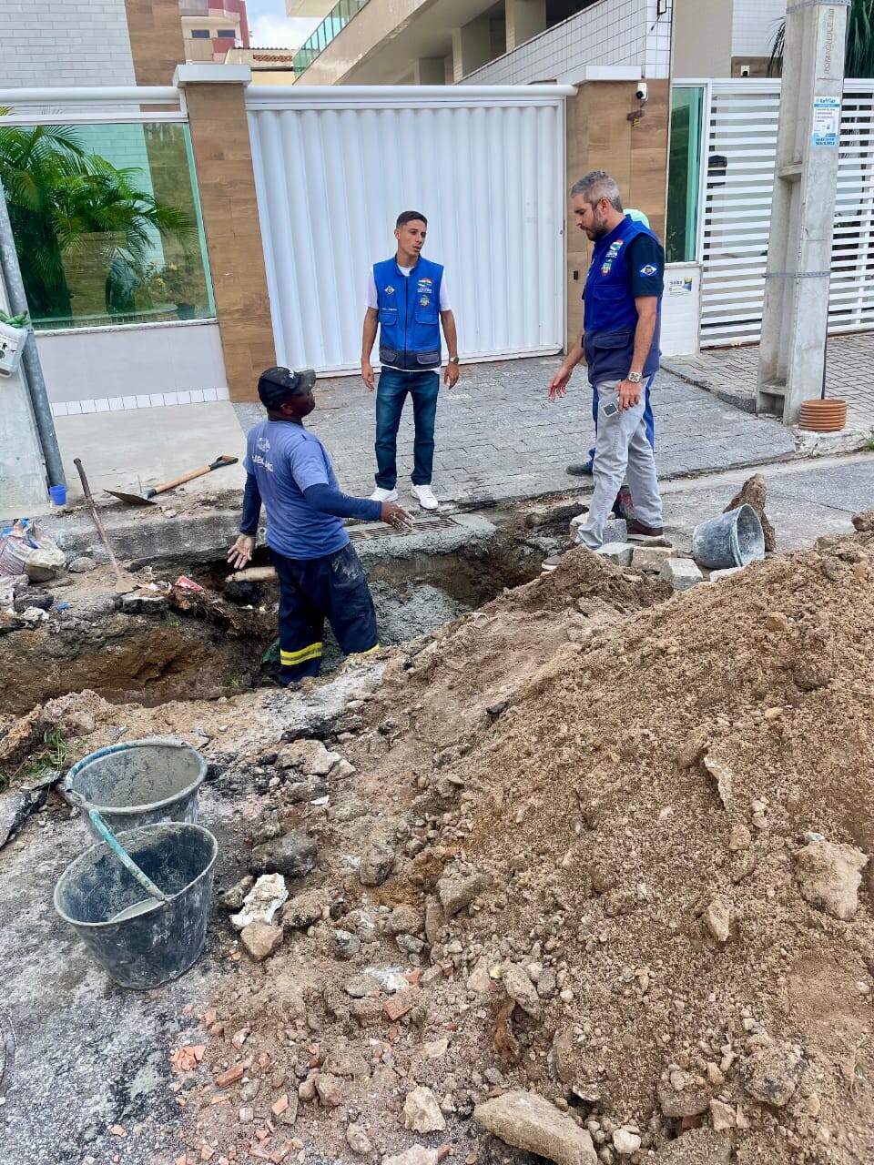 Prefeitura de Cabo Frio realiza intervenção para recuperação de drenagem no Braga