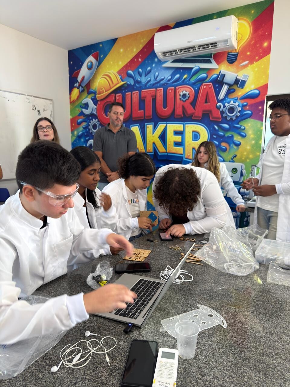 Prefeitura de Búzios inaugura Salas Maker em cinco escolas da rede municipal