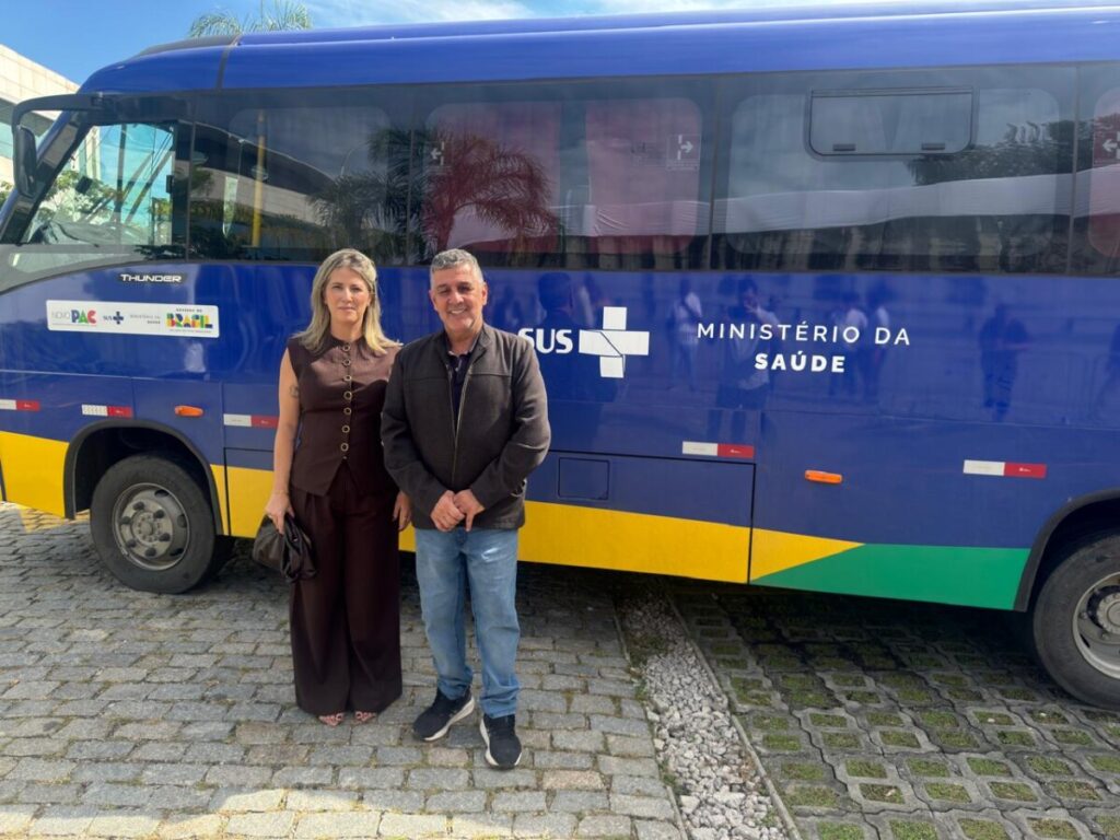 Saúde recebe micro-ônibus do Governo Federal