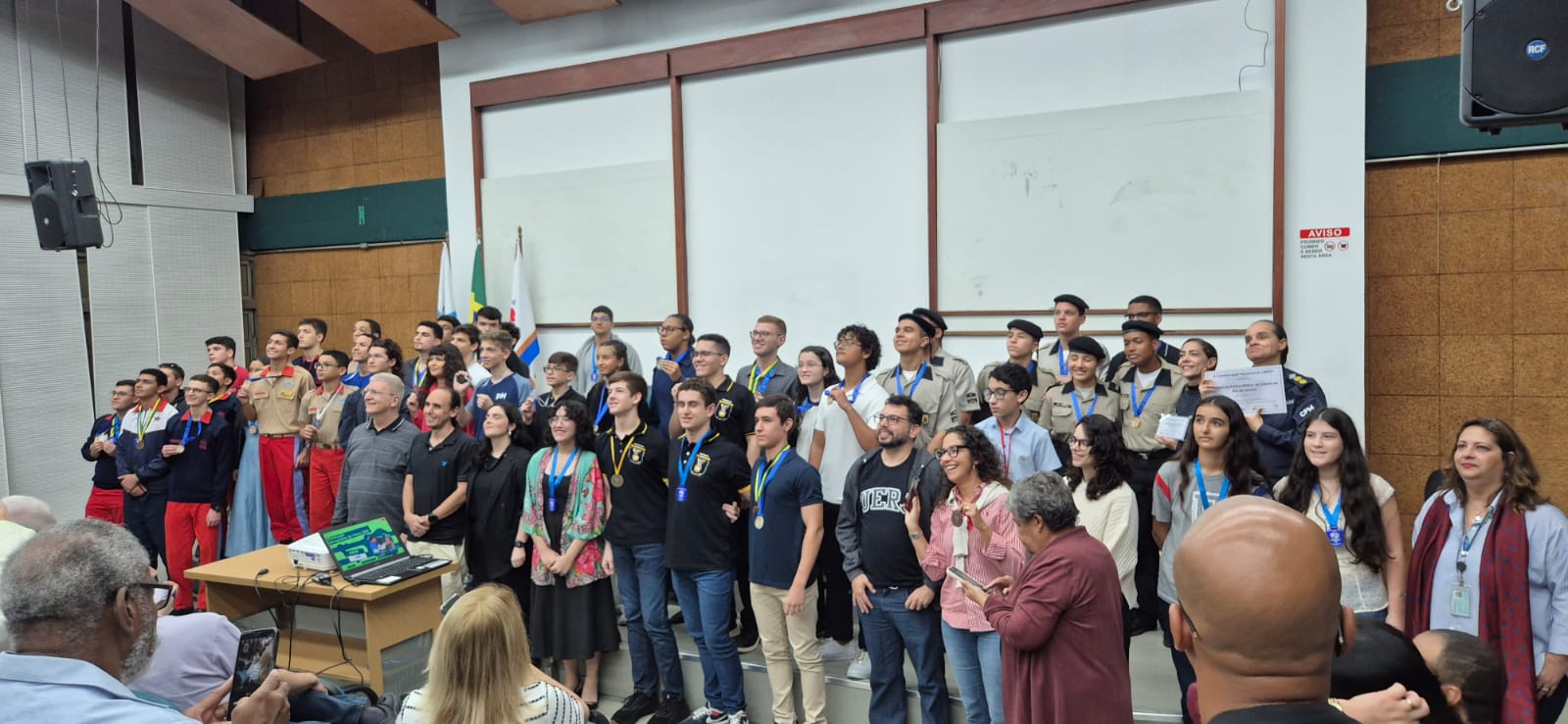 Alunos do CAP receberam medalhas na Olimpíada Brasileira de Física das Escolas Públicas