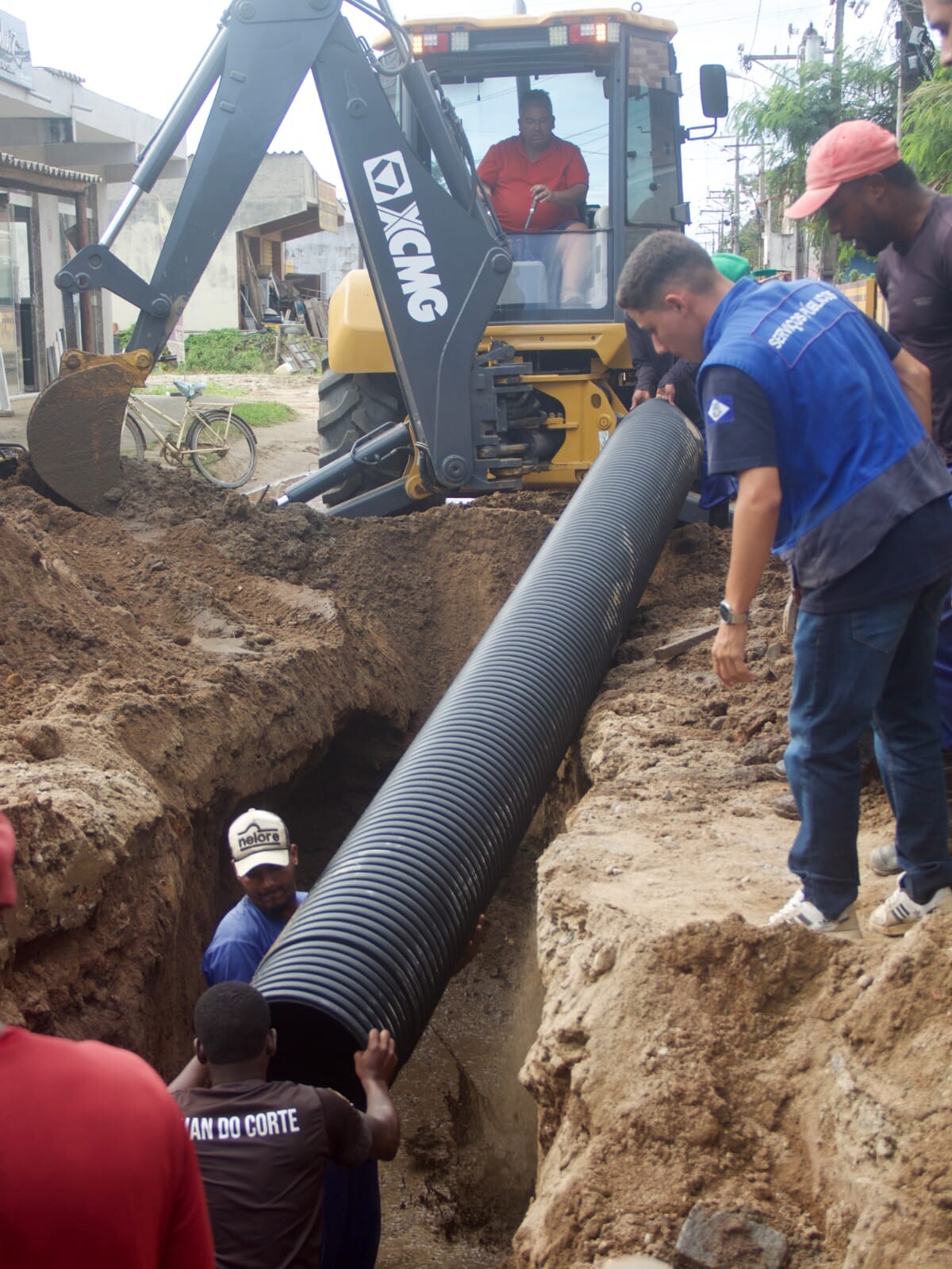 Prefeitura de Cabo Frio avança com obras de drenagem na Rua Orlando Bragança, em Tamoios