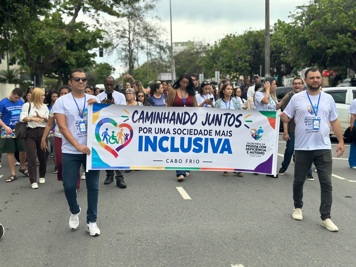 Caminhada leva inclusão às ruas de Cabo Frio e reforça combate ao capacitismo