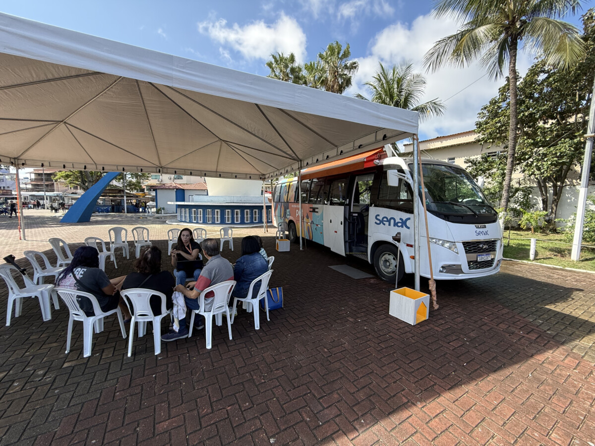 Escola Móvel Pet inicia atendimentos gratuitos para cães e gatos em Cabo Frio