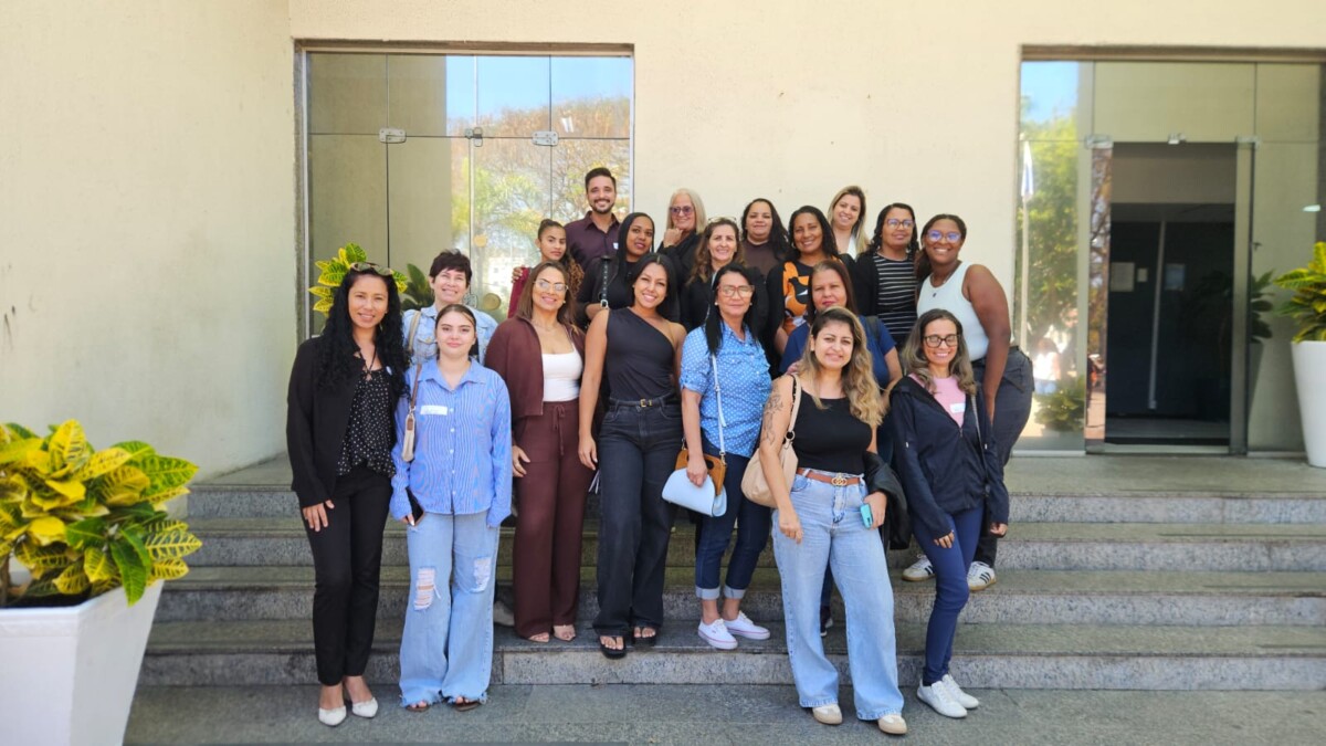 Recepcionistas do Hospital do Jardim Esperança passam por capacitação para melhor atender ao público