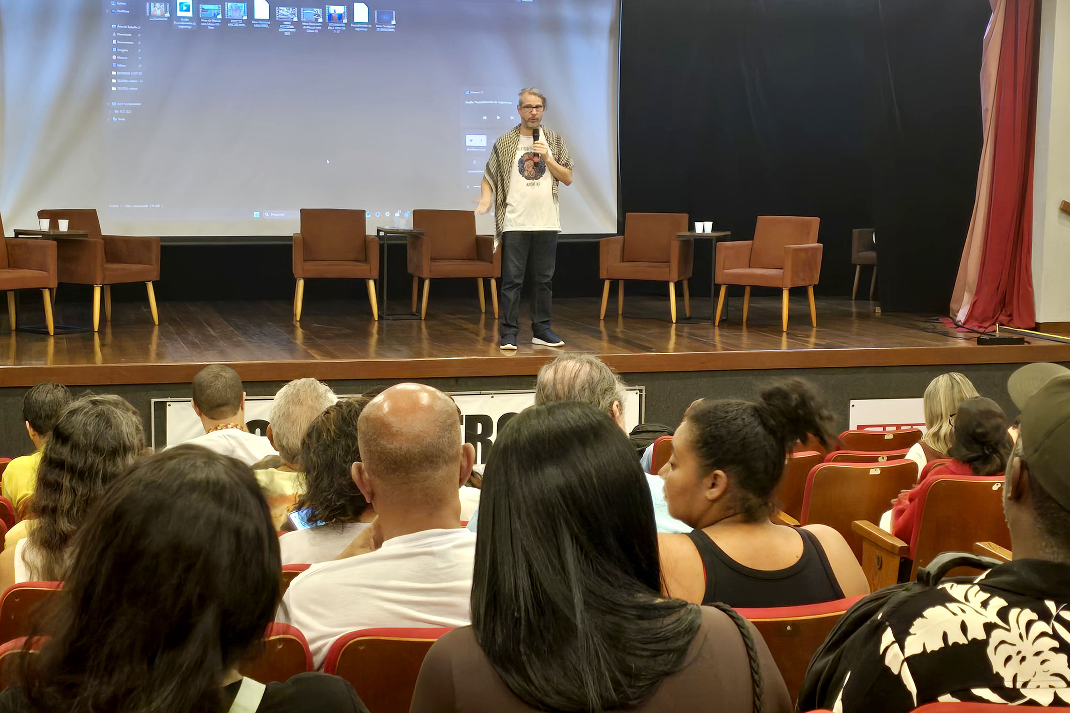 Fórum Desmedicar recebe público expressivo de usuários e de profissionais da Saúde Mental