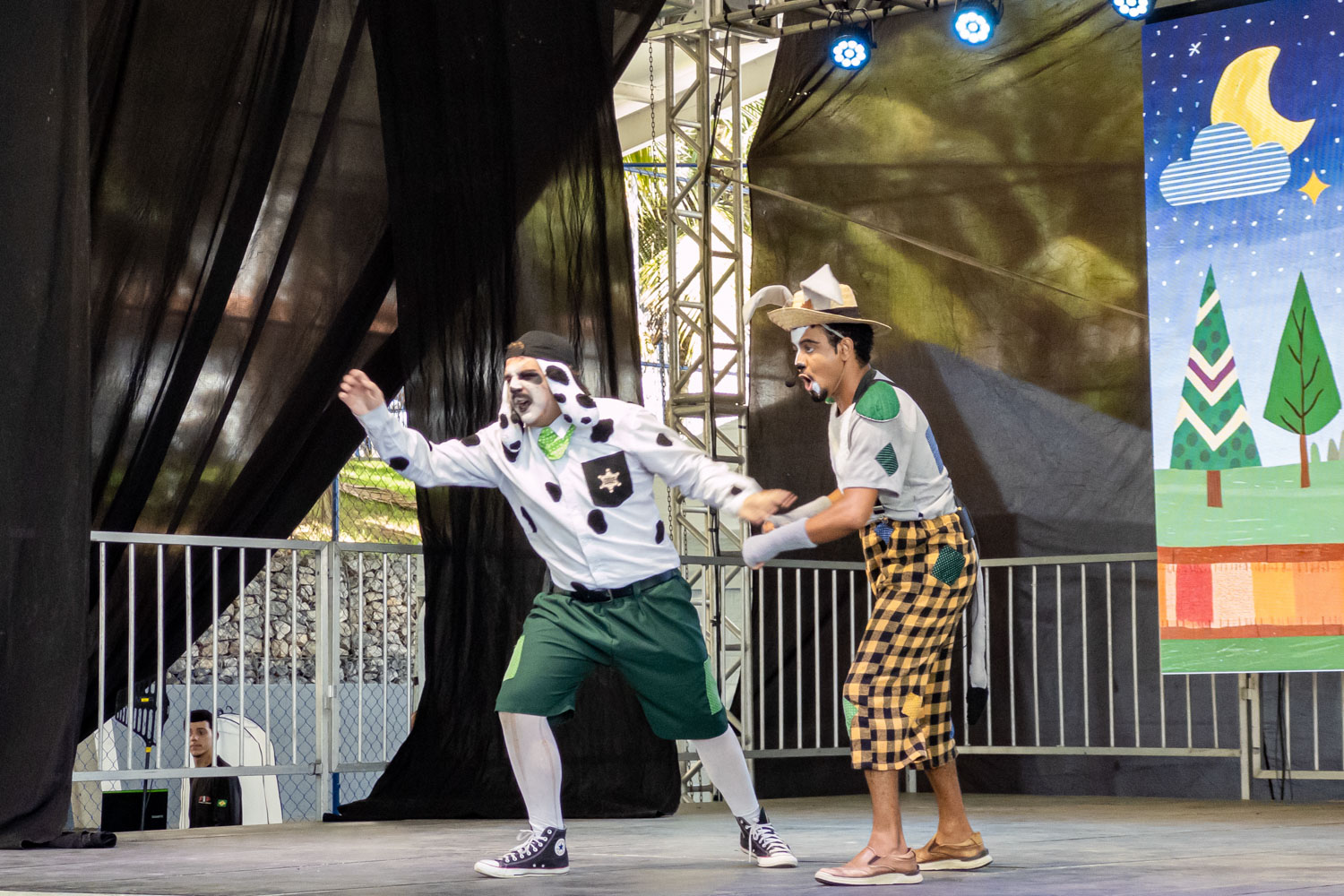 Quando a arte encontra a infância: programação cultural encanta alunos de Macaé