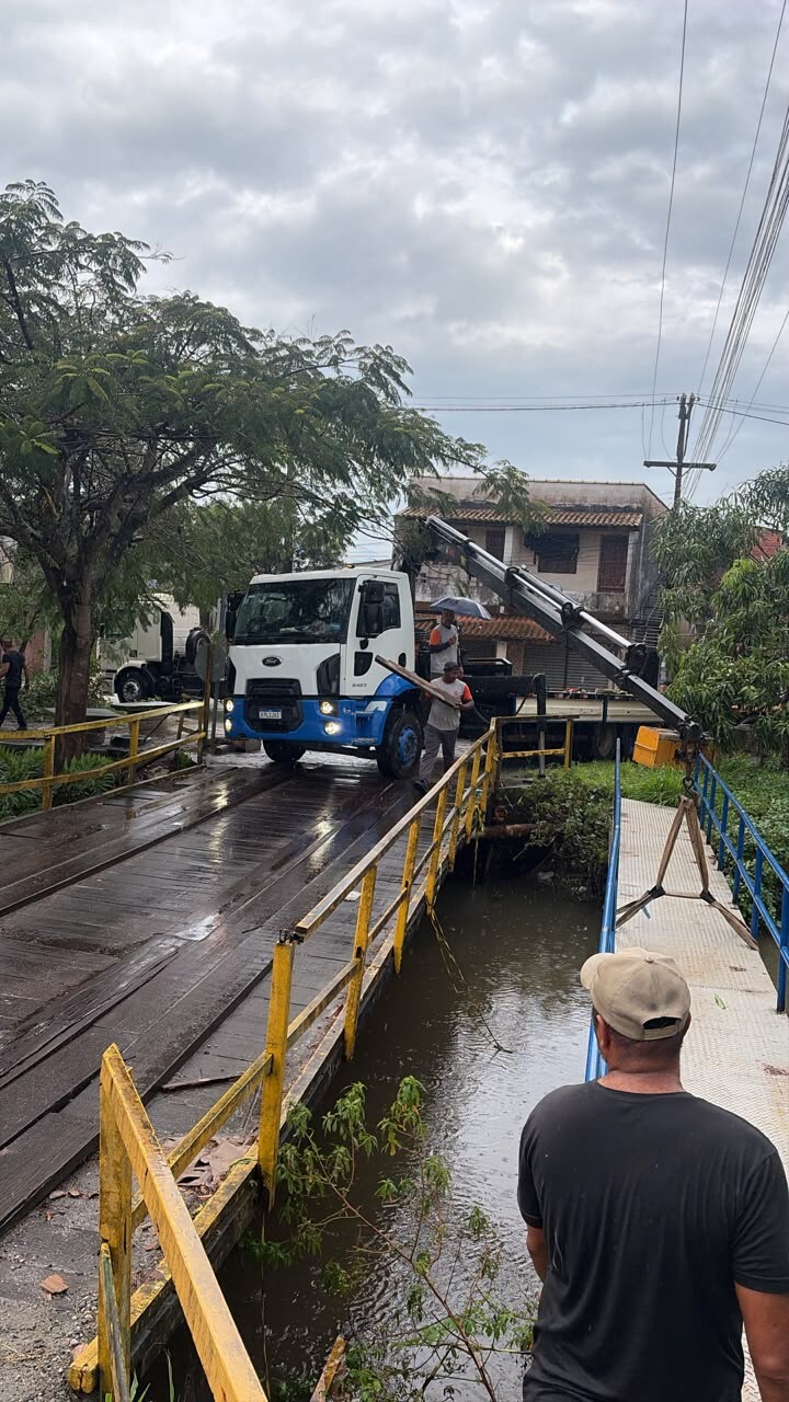 Ponte do Paratis começa a ser reformada em Barra de São João