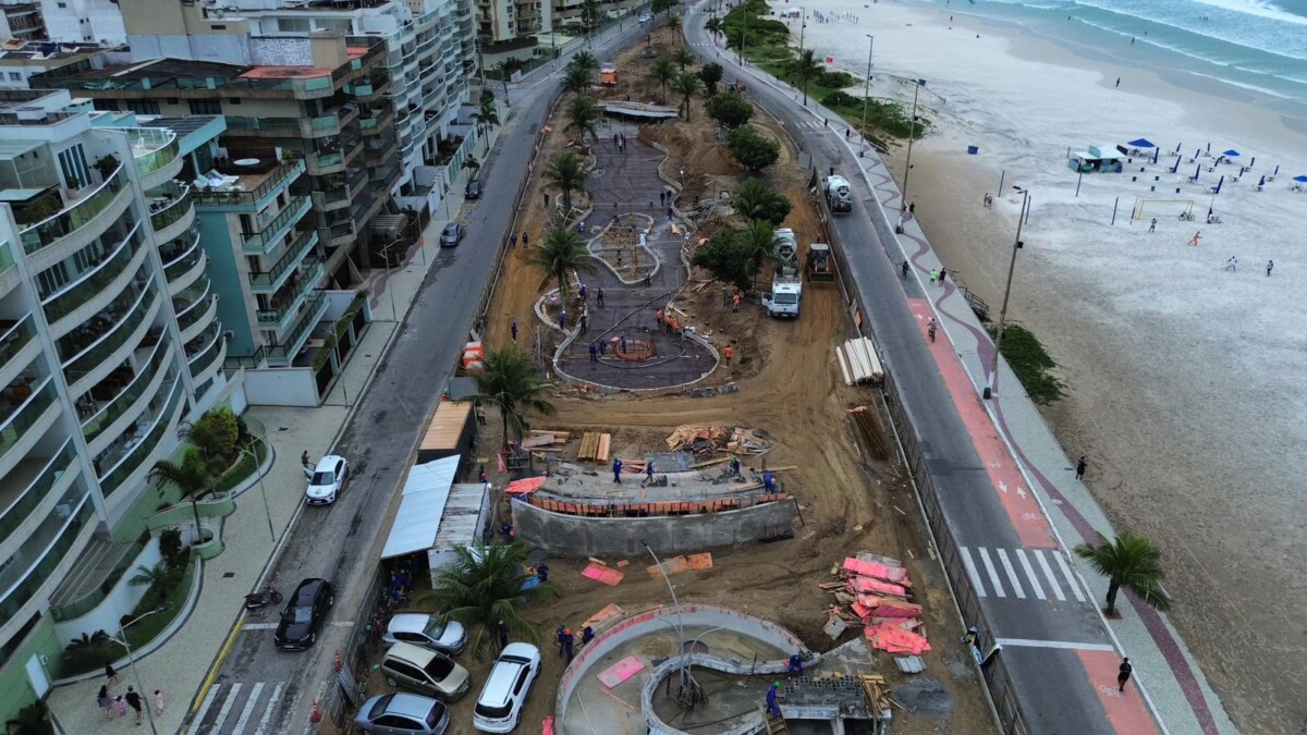 Praça Encantada das Águas, em Cabo Frio, avança com concretagem do espaço que receberá o novo lago