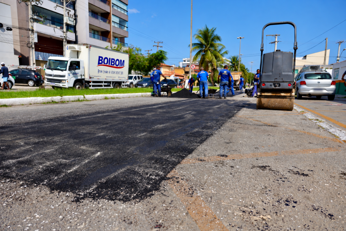 Operação tapa-buracos avança por ruas e avenidas de diversos bairros de Cabo Frio